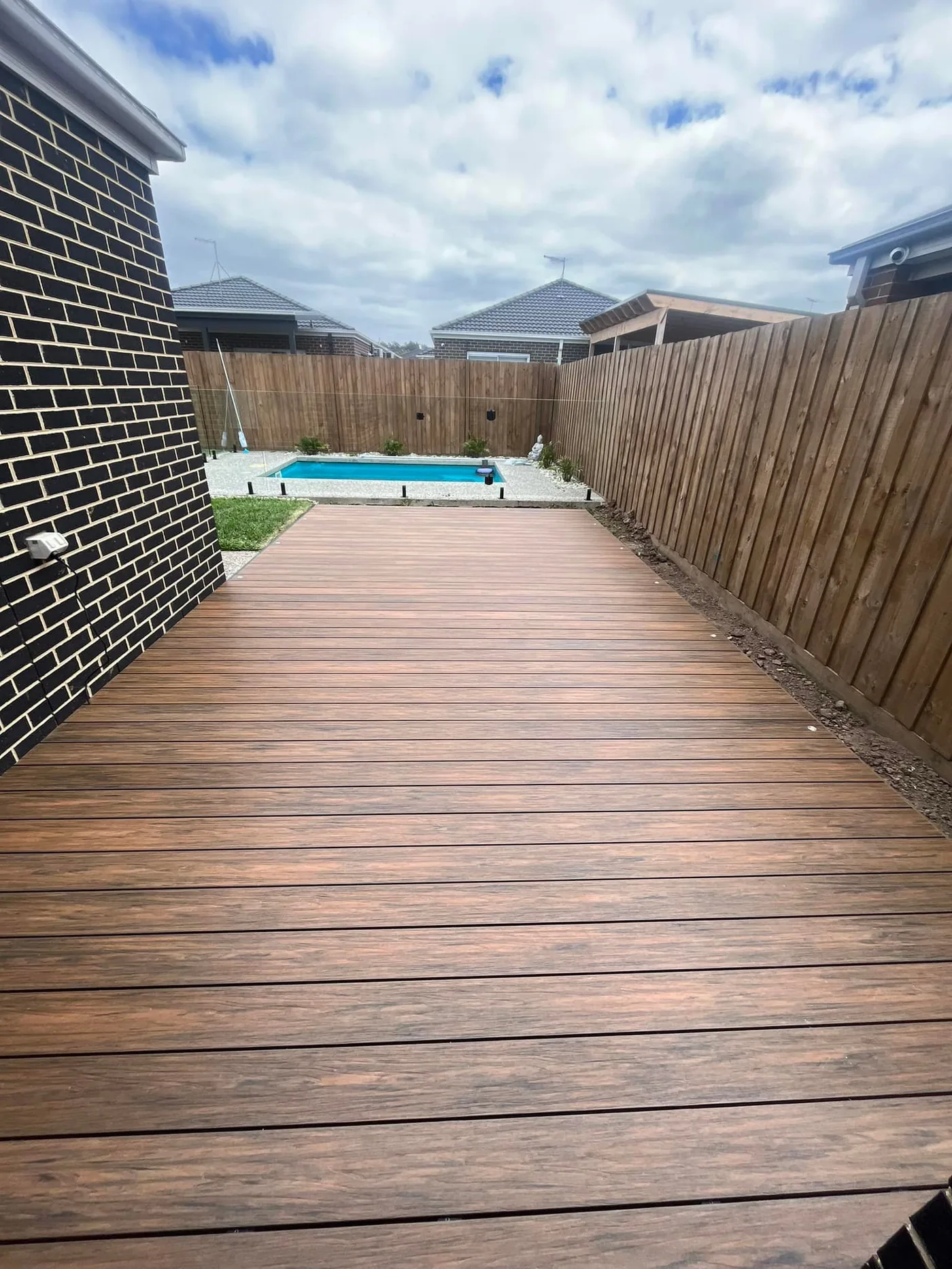 Sandringham - Pool Deck & Surround